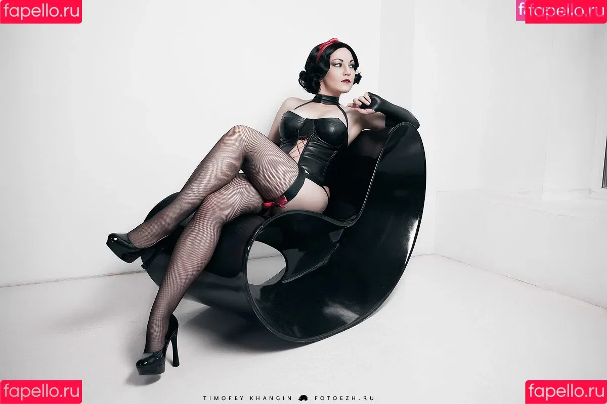 Zoe Volf Cosplay Onlyfans Photo Gallery 