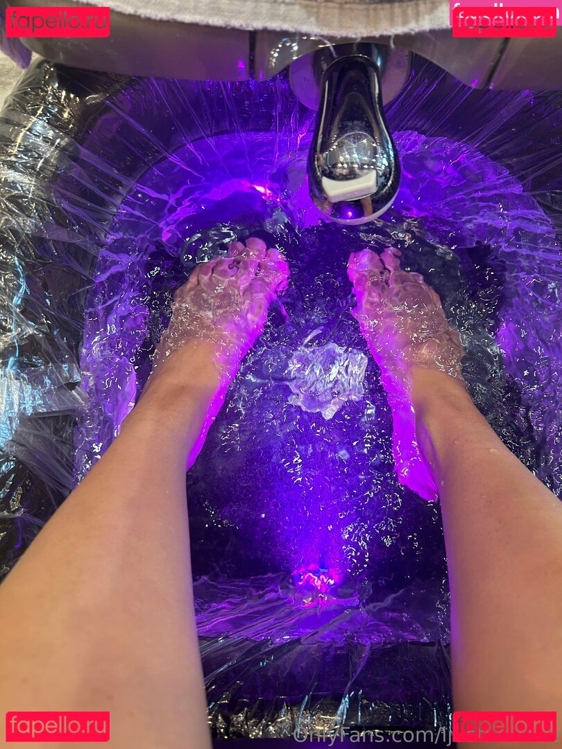 ijustine / ijustneedee Onlyfans Photo Gallery 