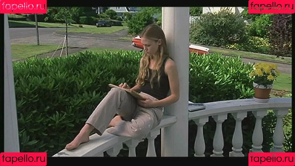 Julia Stiles Onlyfans Photo Gallery 