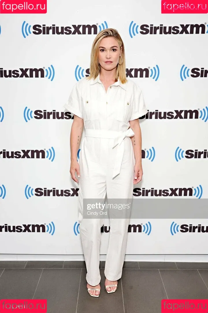 Julia Stiles Onlyfans Photo Gallery 