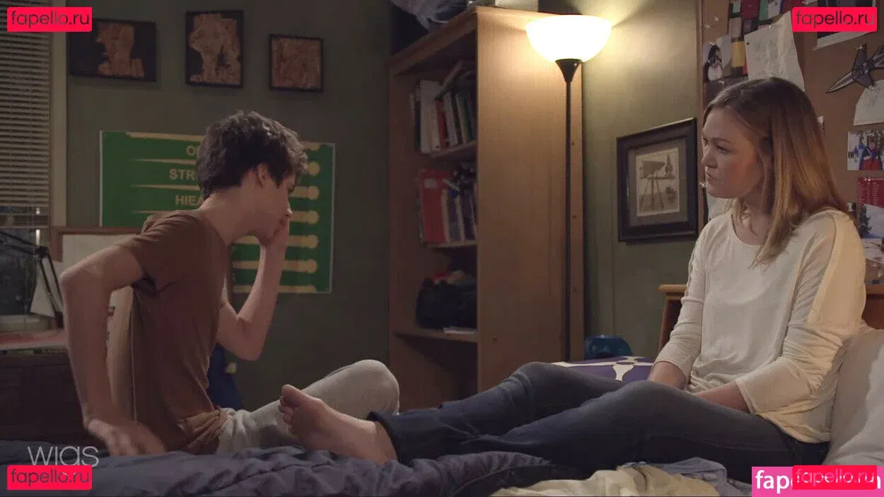 Julia Stiles Onlyfans Photo Gallery 