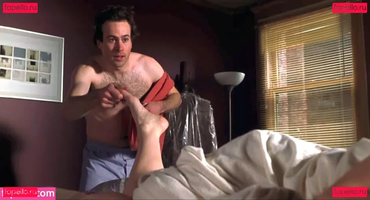 Julia Stiles Onlyfans Photo Gallery 