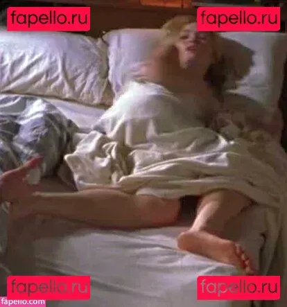 Julia Stiles Onlyfans Photo Gallery 