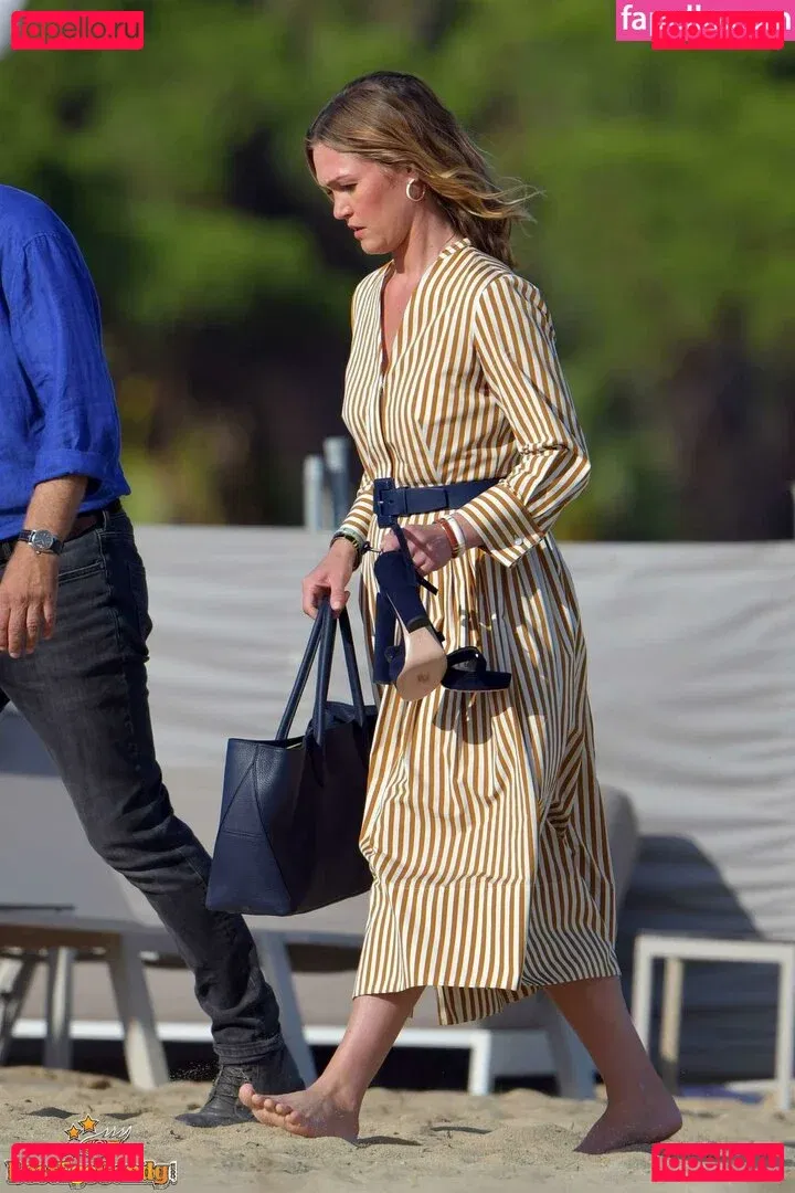 Julia Stiles Onlyfans Photo Gallery 