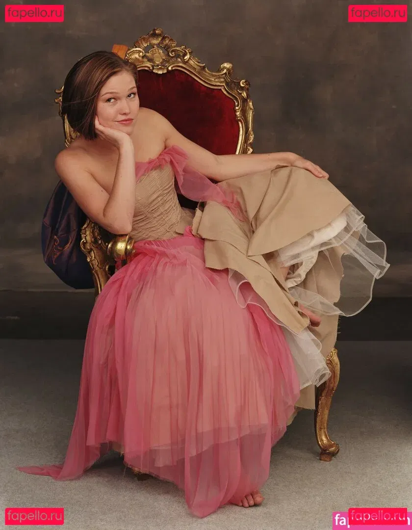 Julia Stiles Onlyfans Photo Gallery 