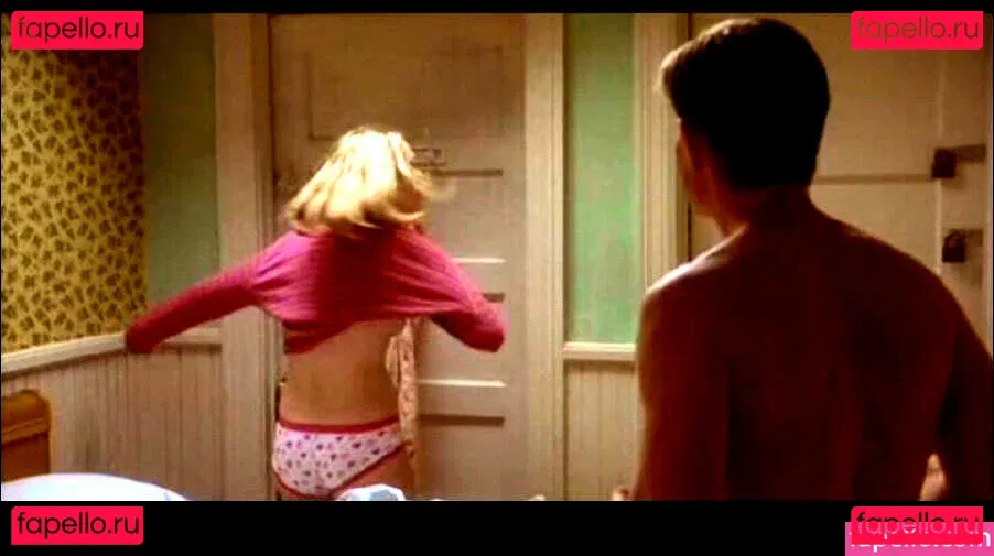 Julia Stiles Onlyfans Photo Gallery 