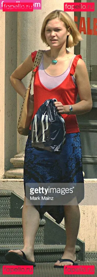 Julia Stiles Onlyfans Photo Gallery 