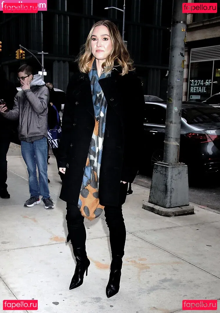 Julia Stiles Onlyfans Photo Gallery 