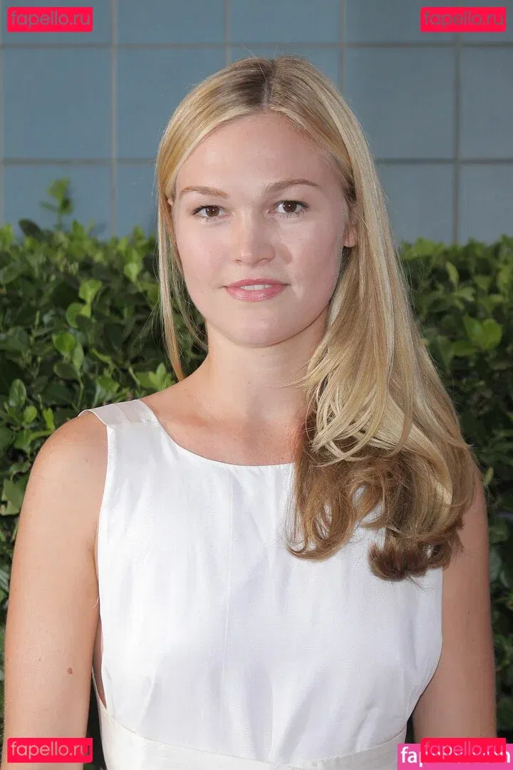 Julia Stiles Onlyfans Photo Gallery 