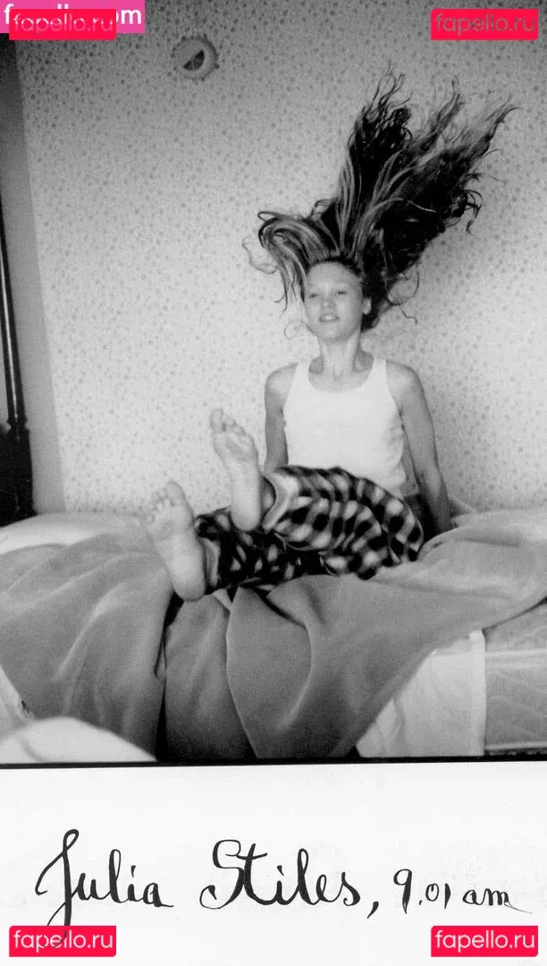 Julia Stiles Onlyfans Photo Gallery 