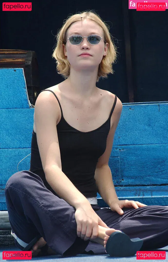 Julia Stiles Onlyfans Photo Gallery 