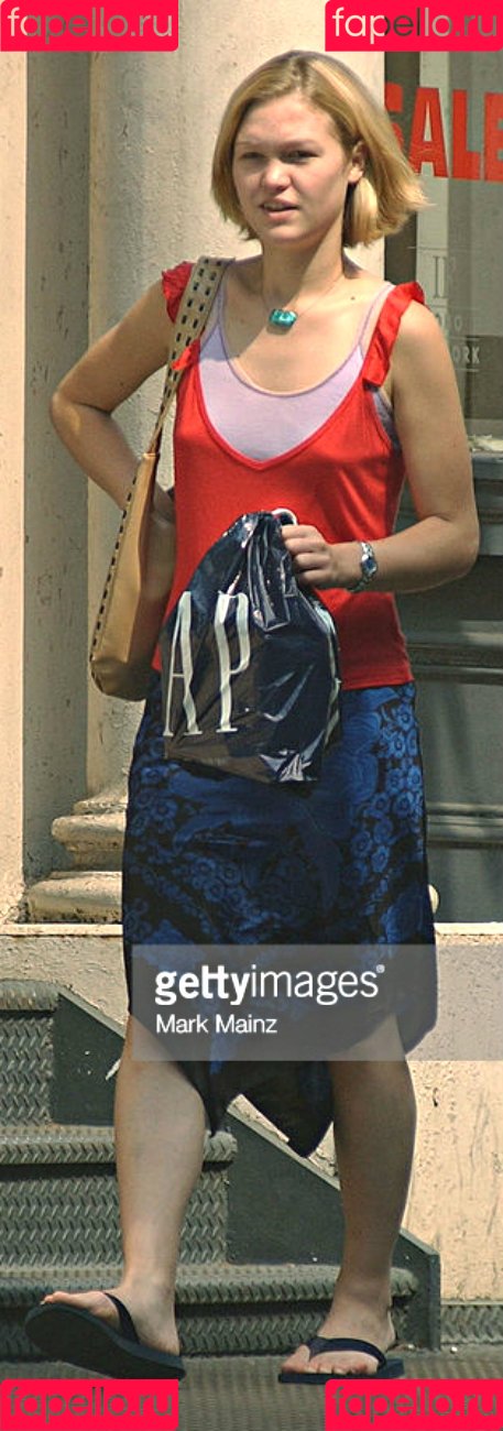 Julia Stiles Onlyfans Photo Gallery 