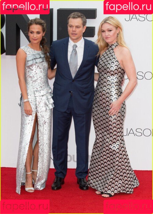 Julia Stiles Onlyfans Photo Gallery 