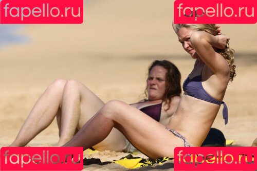 Julia Stiles Onlyfans Photo Gallery 