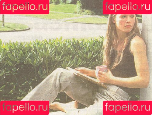 Julia Stiles Onlyfans Photo Gallery 