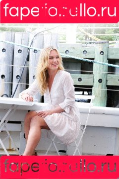 Julia Stiles Onlyfans Photo Gallery 