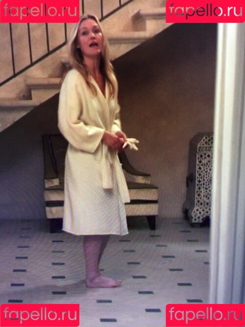 Julia Stiles Onlyfans Photo Gallery 