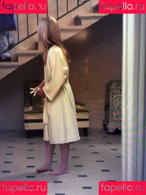 Julia Stiles Onlyfans Photo Gallery 