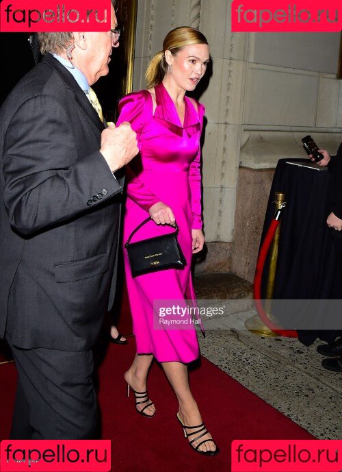 Julia Stiles Onlyfans Photo Gallery 