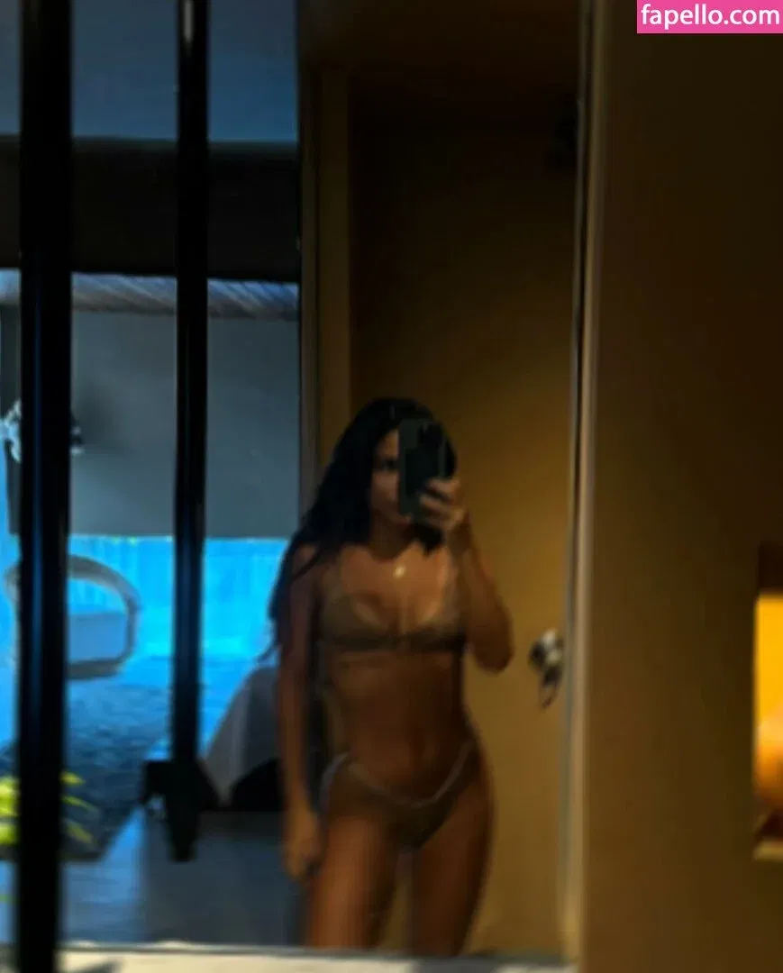 Giullia Buscacio Onlyfans Photo Gallery 