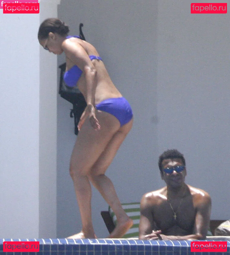 Tyra Banks Onlyfans Photo Gallery 