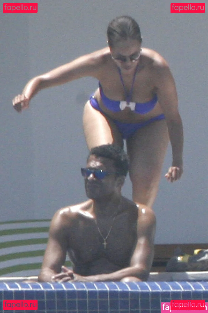 Tyra Banks Onlyfans Photo Gallery 