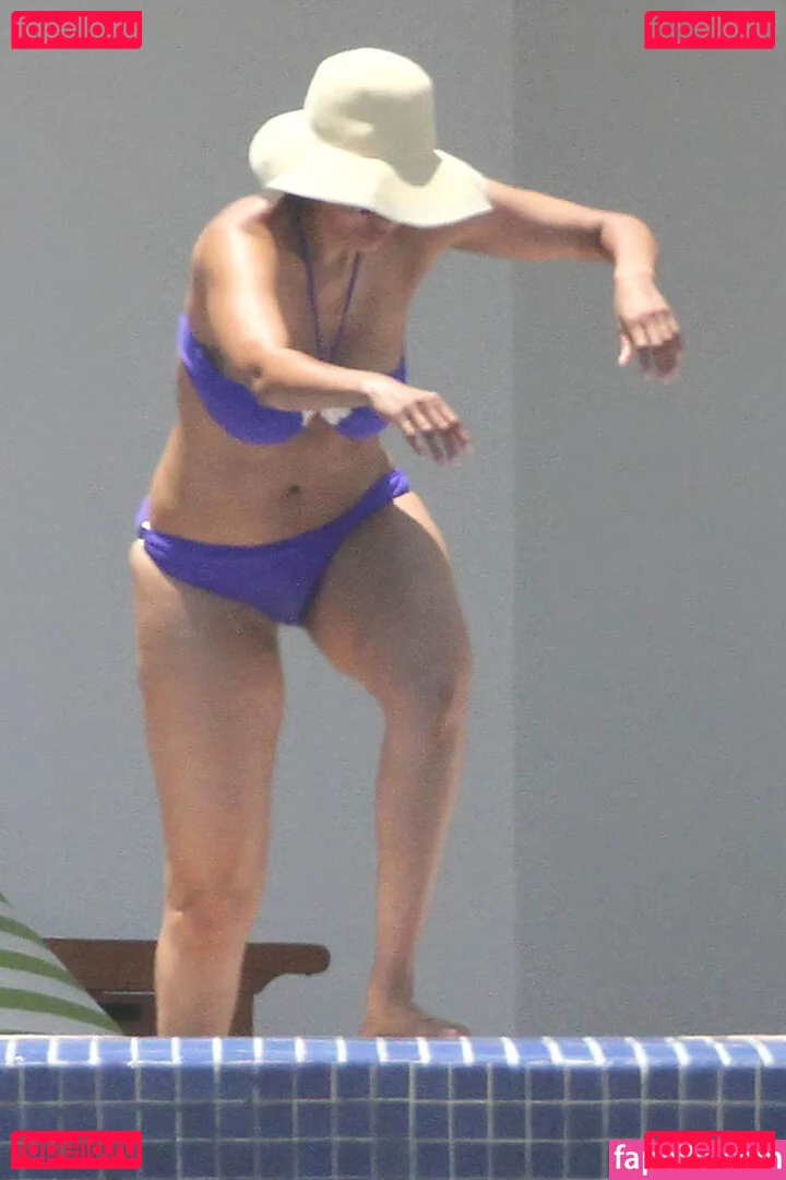 Tyra Banks Onlyfans Photo Gallery 