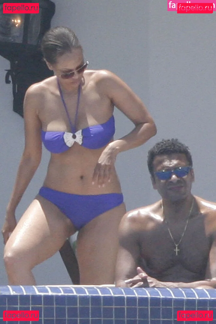 Tyra Banks Onlyfans Photo Gallery 