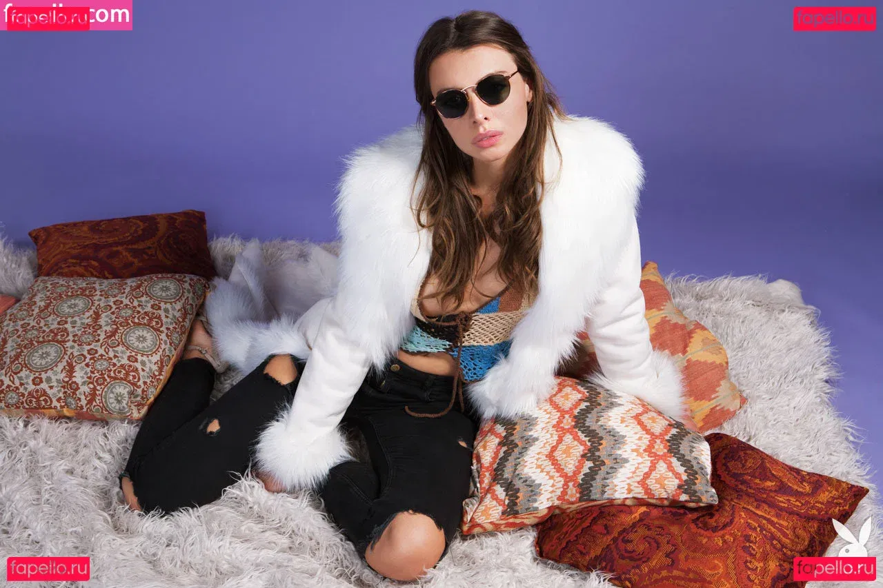 Roxanna June Onlyfans Photo Gallery 