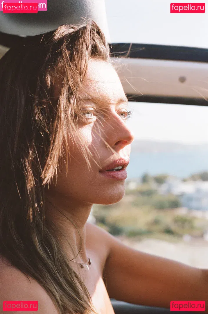 Roxanna June Onlyfans Photo Gallery 