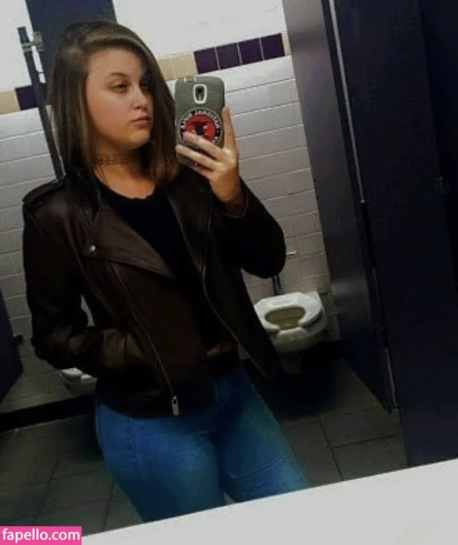 Tnbaecker Onlyfans Photo Gallery 