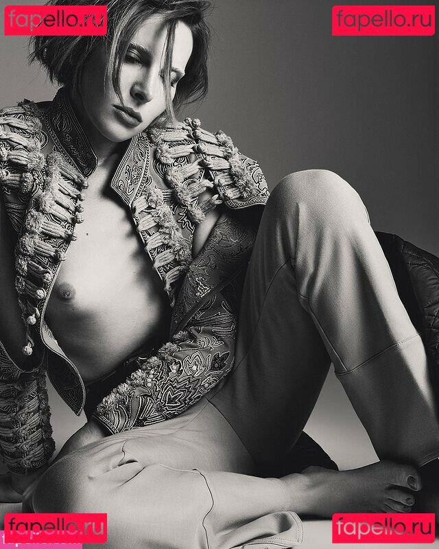 Hari Nef / harinef / nefisa Onlyfans Photo Gallery 