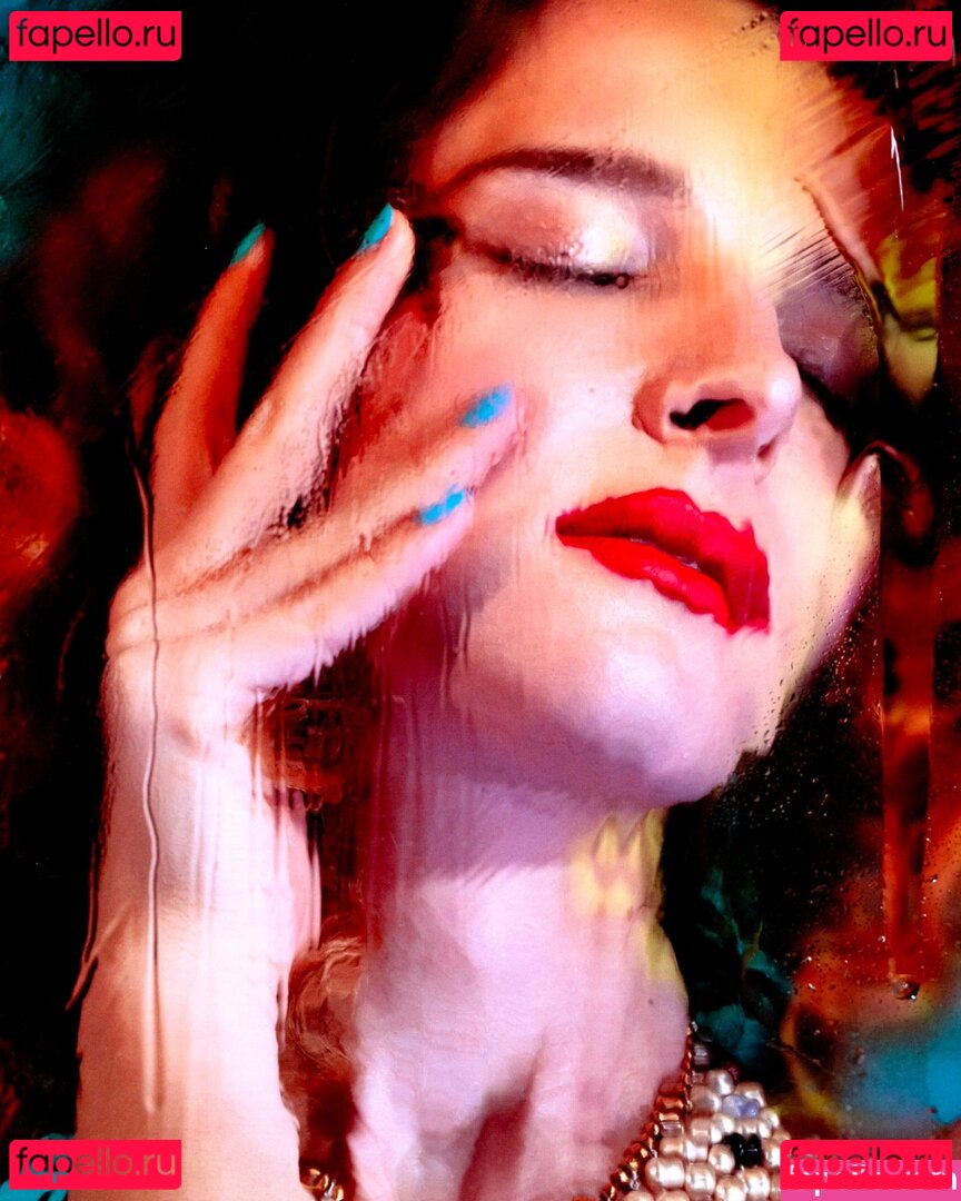 Hari Nef / harinef / nefisa Onlyfans Photo Gallery 