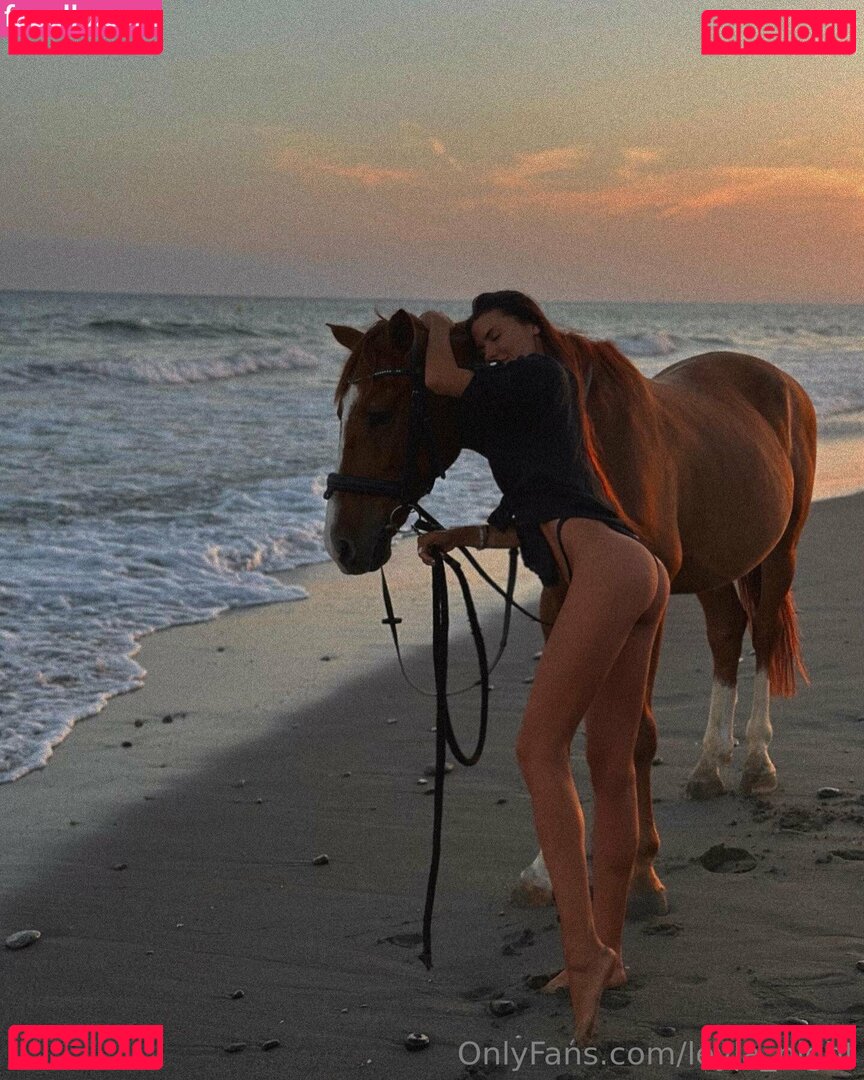 Leyla / leyla_night Onlyfans Photo Gallery 