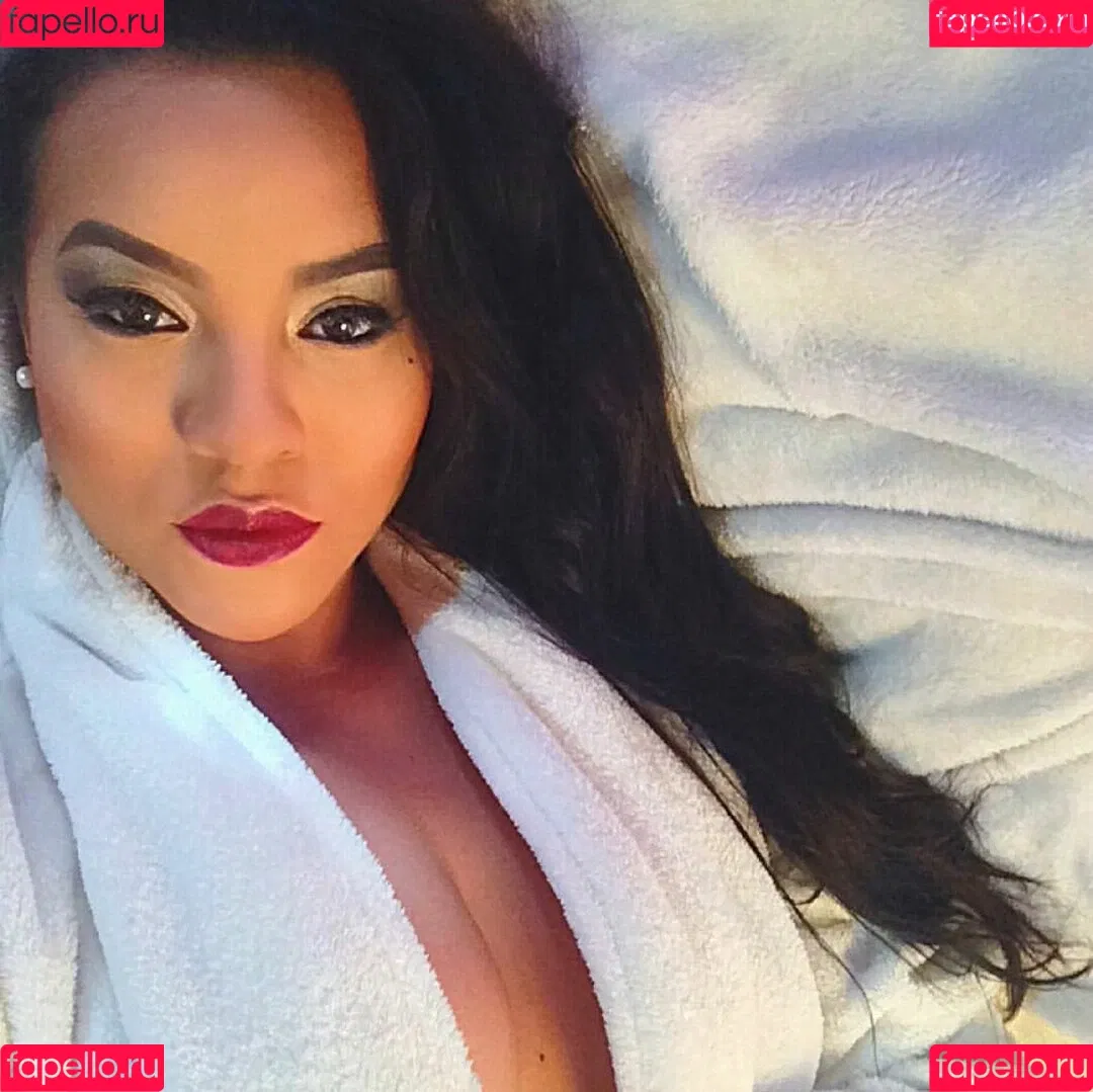 Toni Salina Chee Young Onlyfans Photo Gallery 
