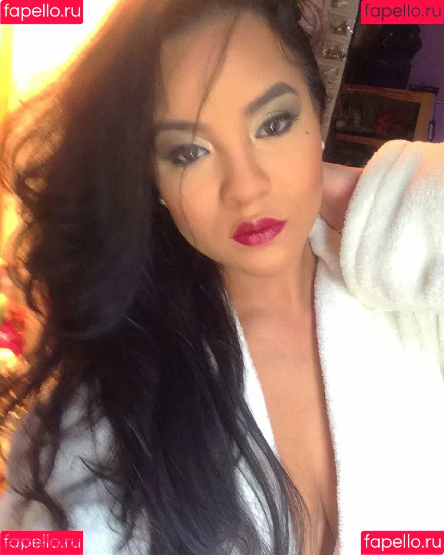 Toni Salina Chee Young Onlyfans Photo Gallery 