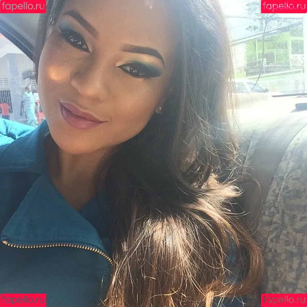 Toni Salina Chee Young Onlyfans Photo Gallery 