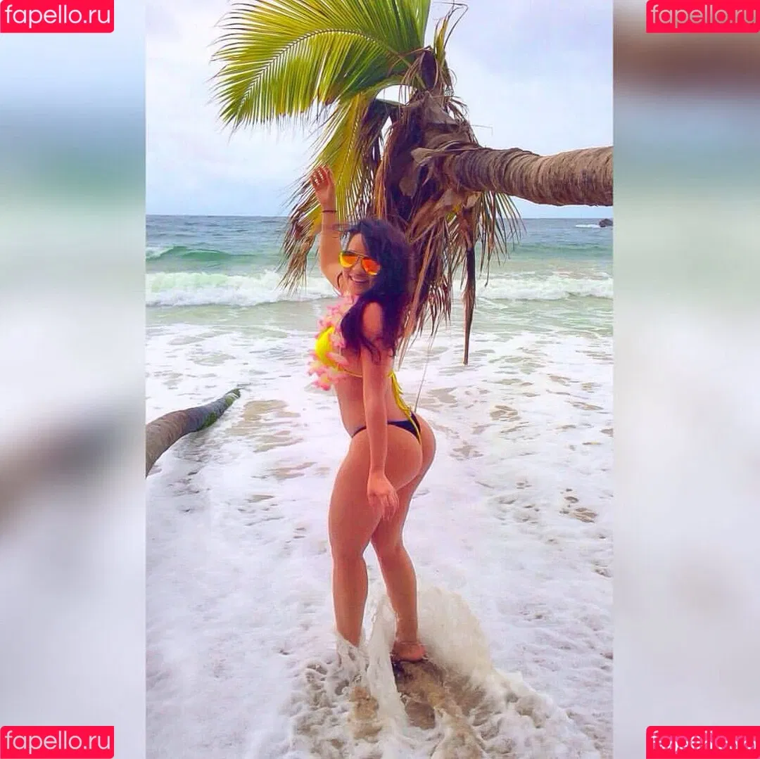 Toni Salina Chee Young Onlyfans Photo Gallery 