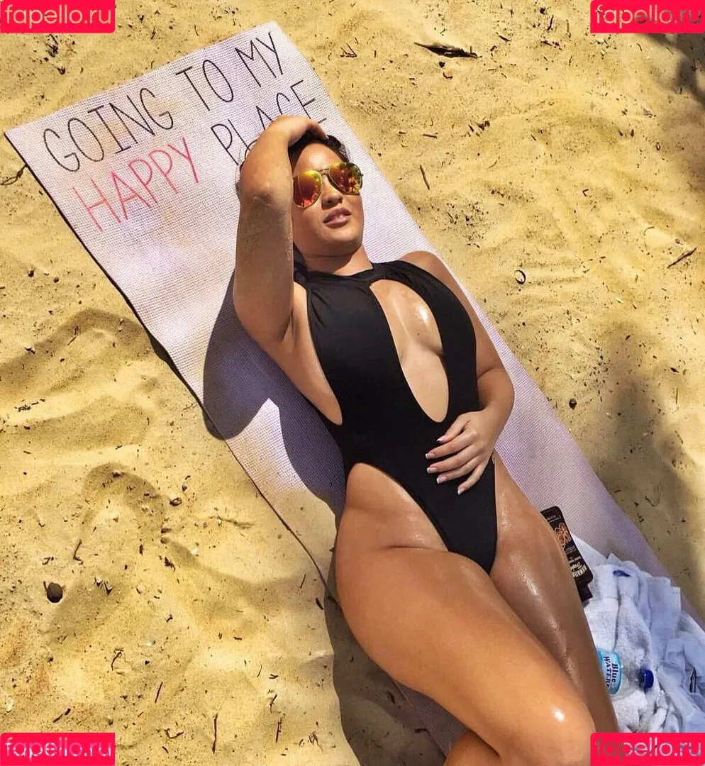 Toni Salina Chee Young Onlyfans Photo Gallery 