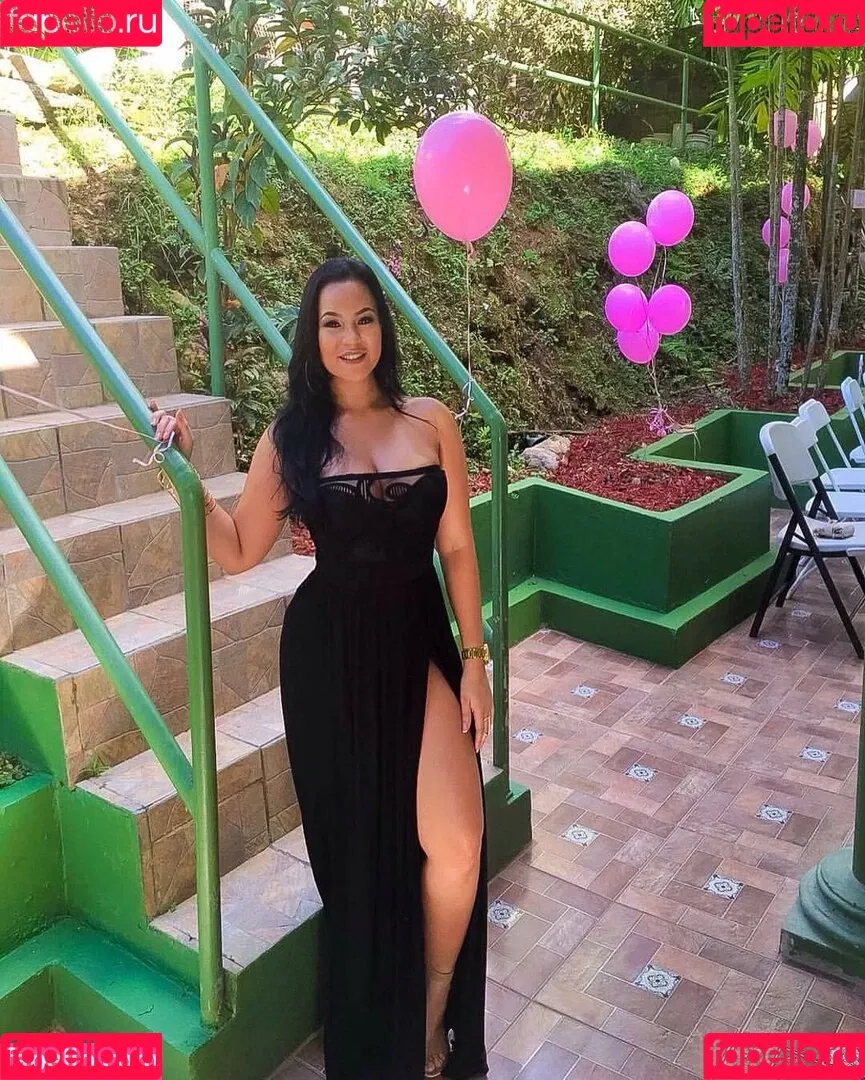 Toni Salina Chee Young Onlyfans Photo Gallery 