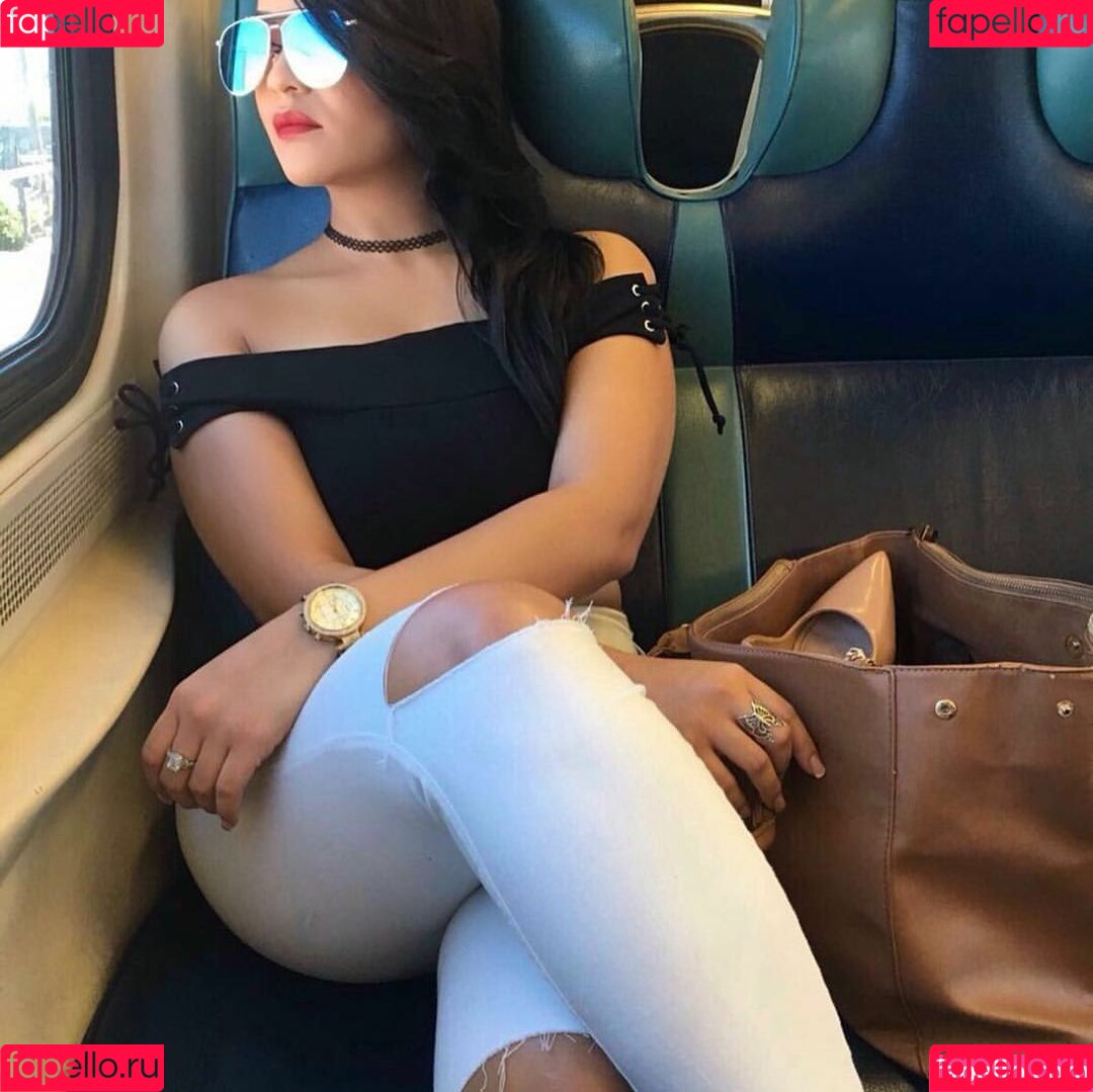 Toni Salina Chee Young Onlyfans Photo Gallery 