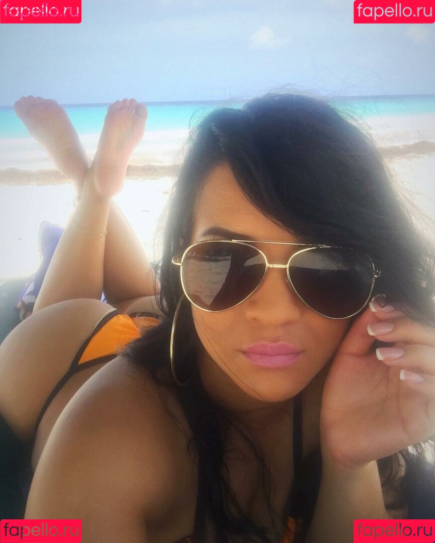 Toni Salina Chee Young Onlyfans Photo Gallery 