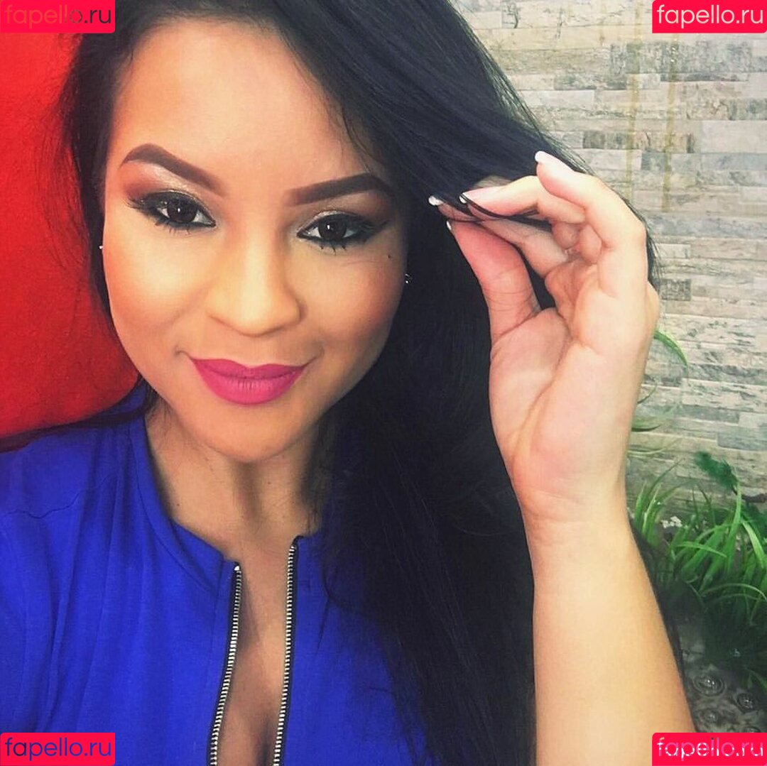 Toni Salina Chee Young Onlyfans Photo Gallery 