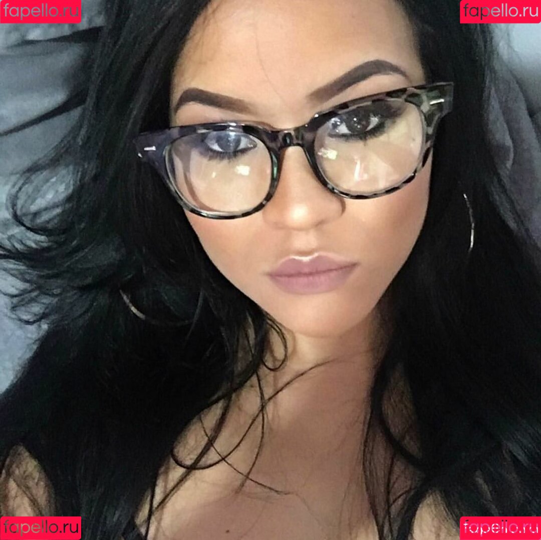 Toni Salina Chee Young Onlyfans Photo Gallery 