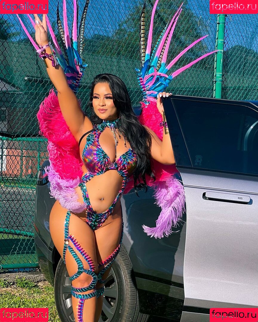 Toni Salina Chee Young Onlyfans Photo Gallery 