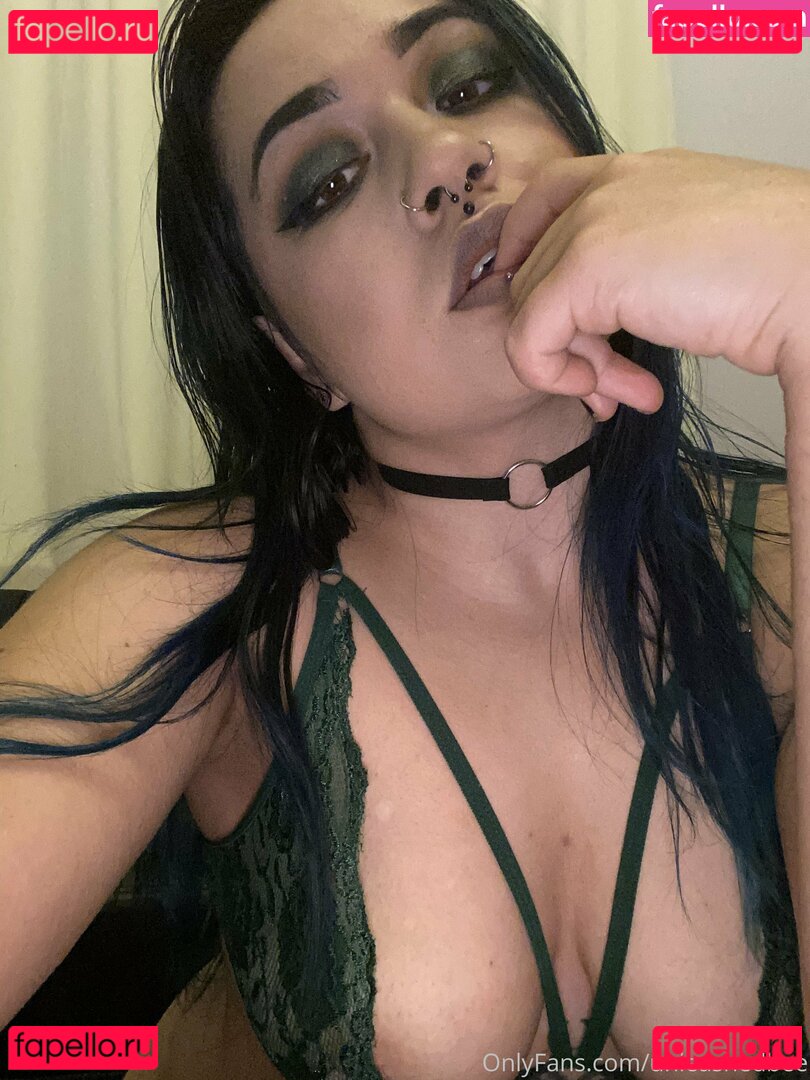 unleashedb_ / unleashedbee Onlyfans Photo Gallery 