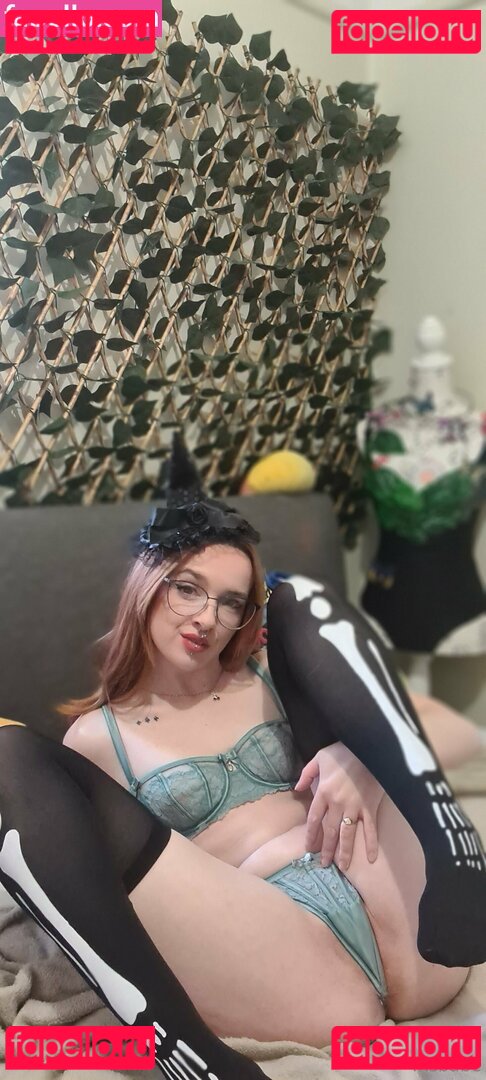 camgirl.iris Onlyfans Photo Gallery 