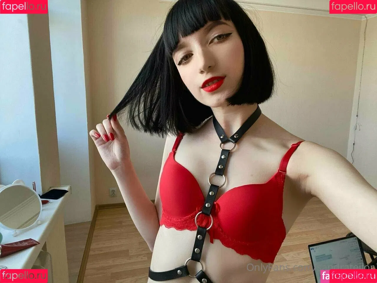 sandrateilorr Onlyfans Photo Gallery 