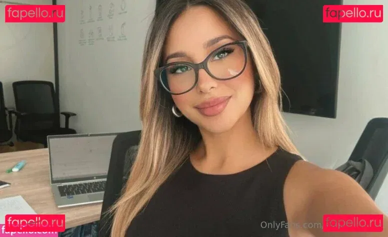 sandrateilorr Onlyfans Photo Gallery 