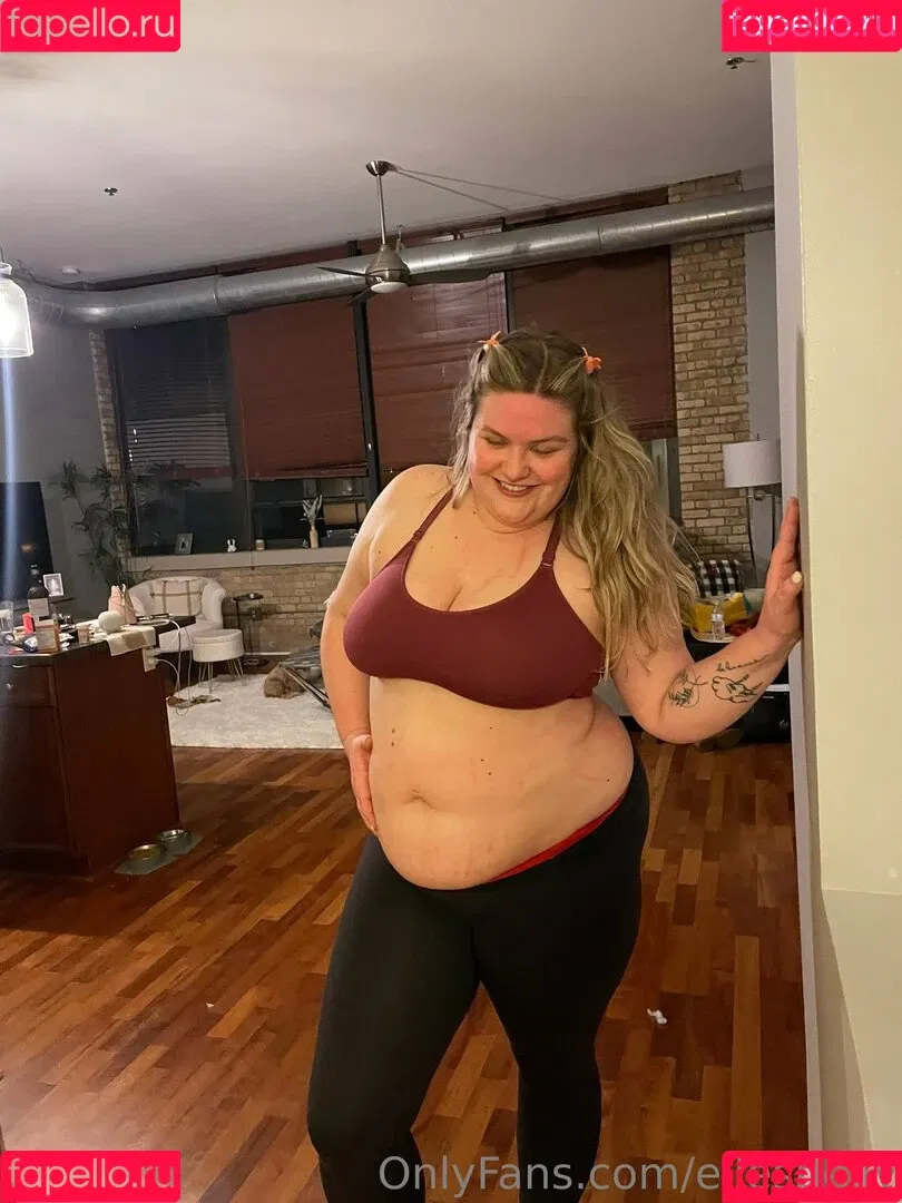 ellesbelly Onlyfans Photo Gallery 